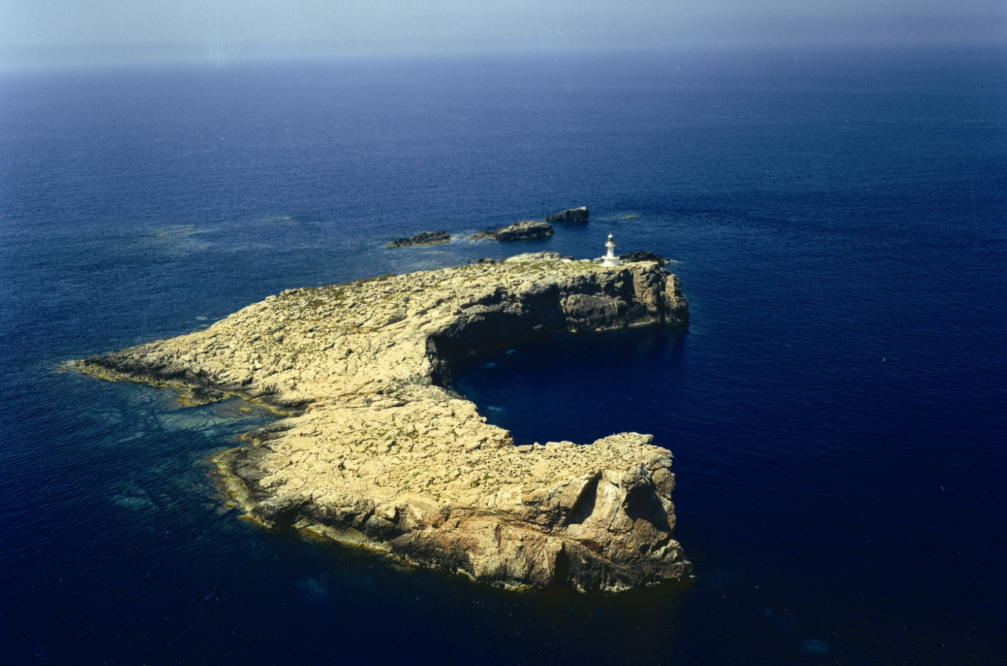 Do you know the 9 lighthouses of Ibiza?