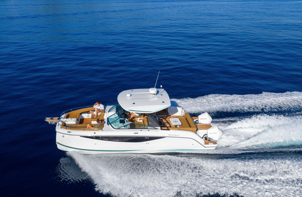 ¡Nueva línea de Catamaranes Jeanneau: la gama TH!