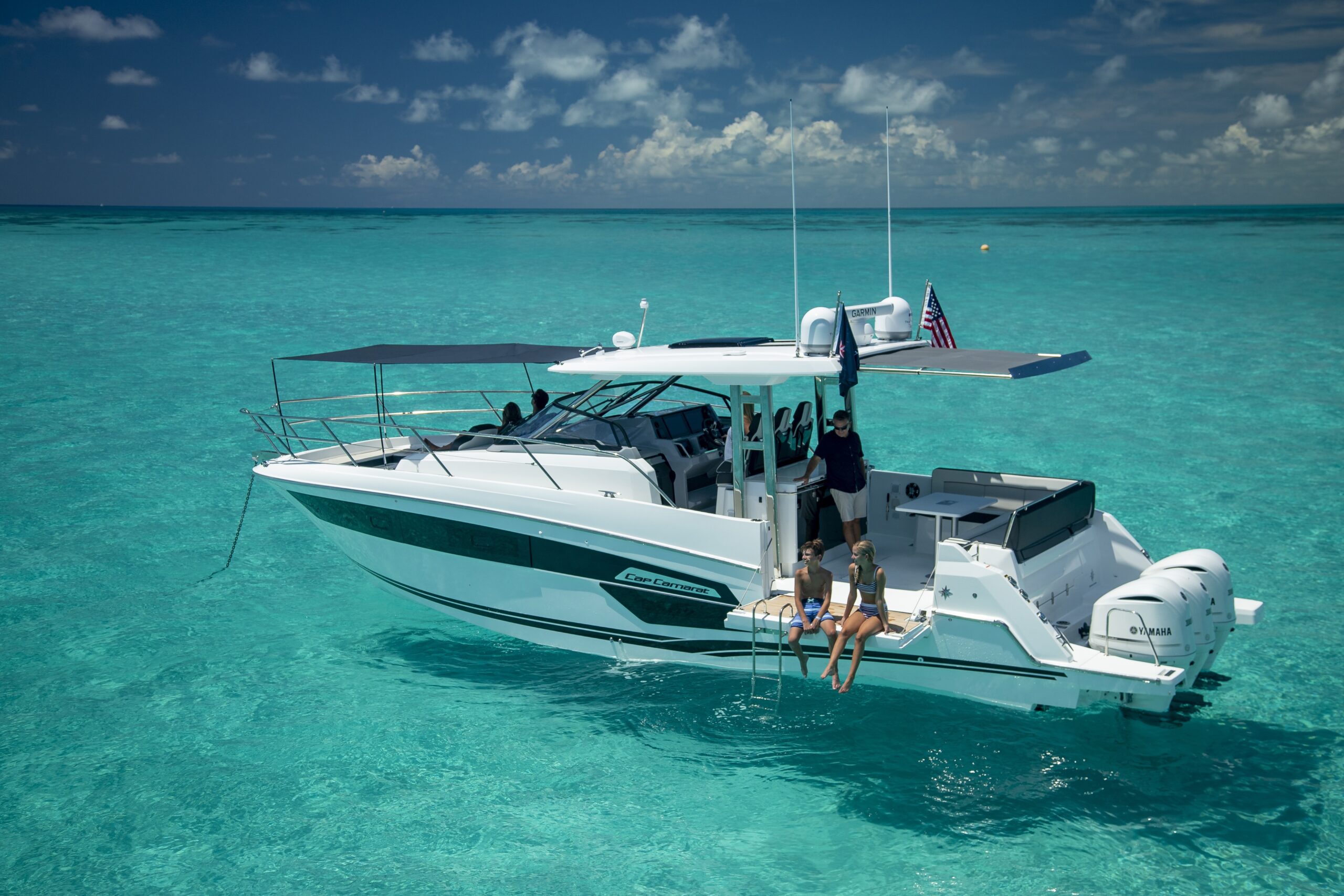 Cap Camarat 12.5 WA o Merry Fisher 1295 Fly. Dos personalidades, un astillero.