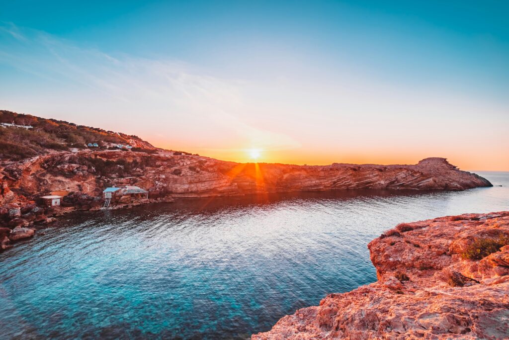 Las calas de Ibiza que solo se ven desde el mar